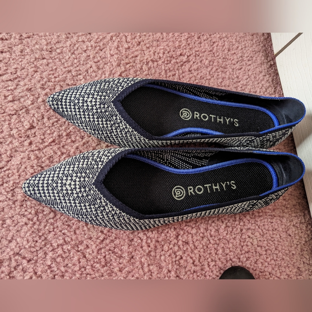 Rothy's navy houndstooth points